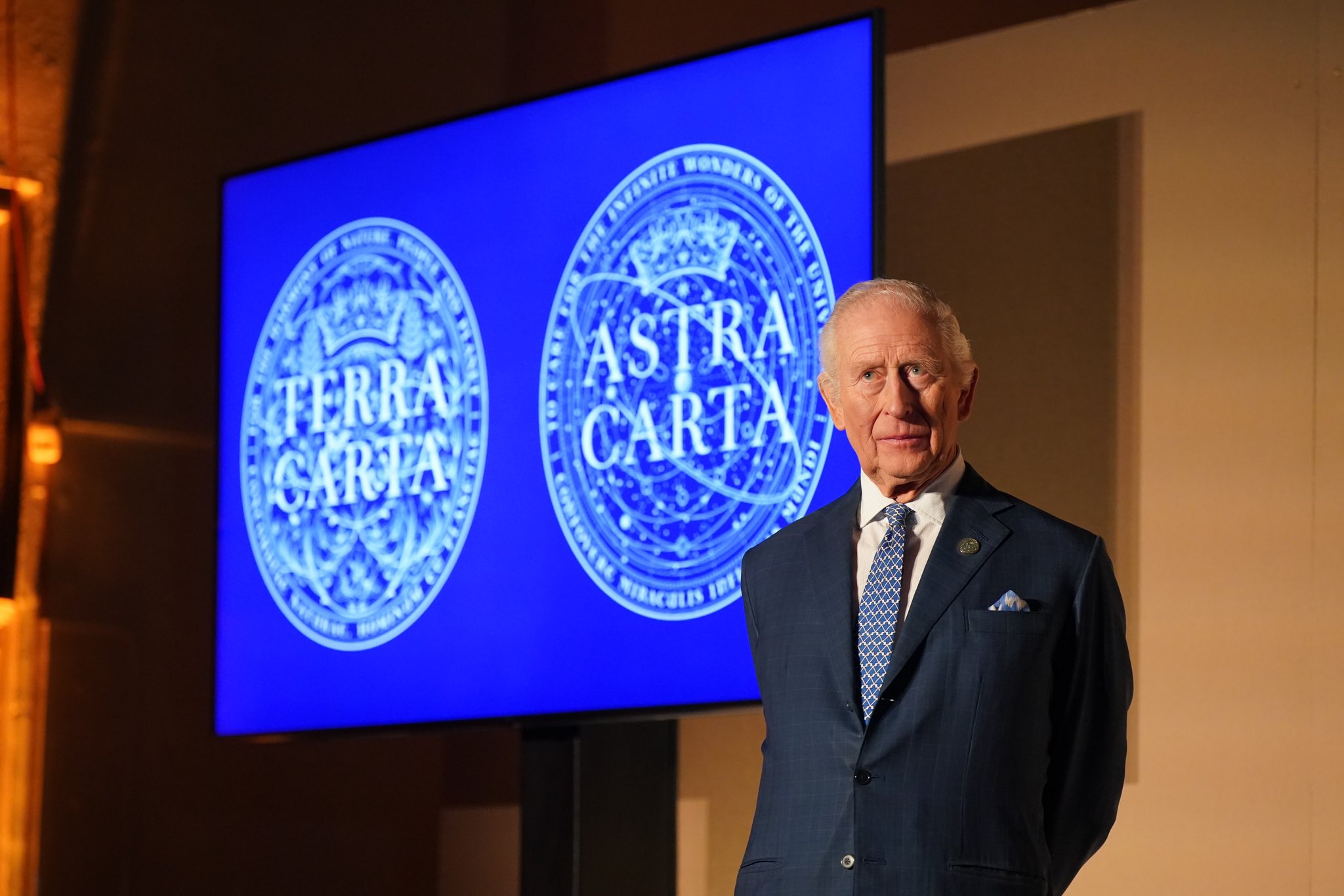 Rei Charles III estaria usando Cannabis para auxiliar tratamento de câncer