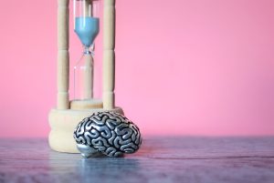 CBD reduz crises em 64% das crianças com encefalopatias epilépticas e do desenvolvimento