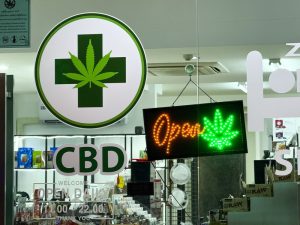 Regulamentação da Cannabis medicinal reduz consumo de tabaco